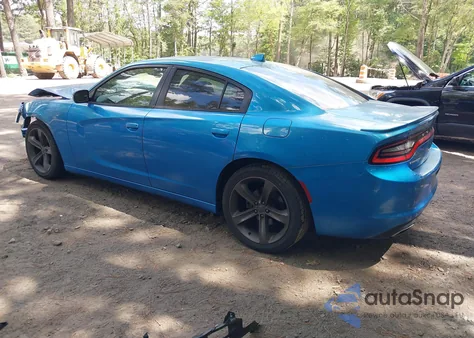 2015 Dodge Charger Sxt z USA, uszkodzony, nr VIN 2C3CDXHG4FH741899